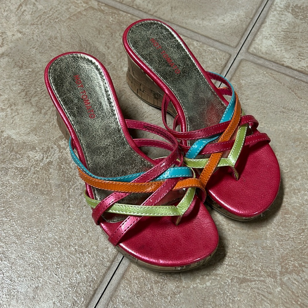 Strapped girl’s pumps